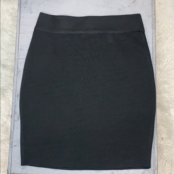 Body con stretchy fitted skirt - Picture 2 of 3